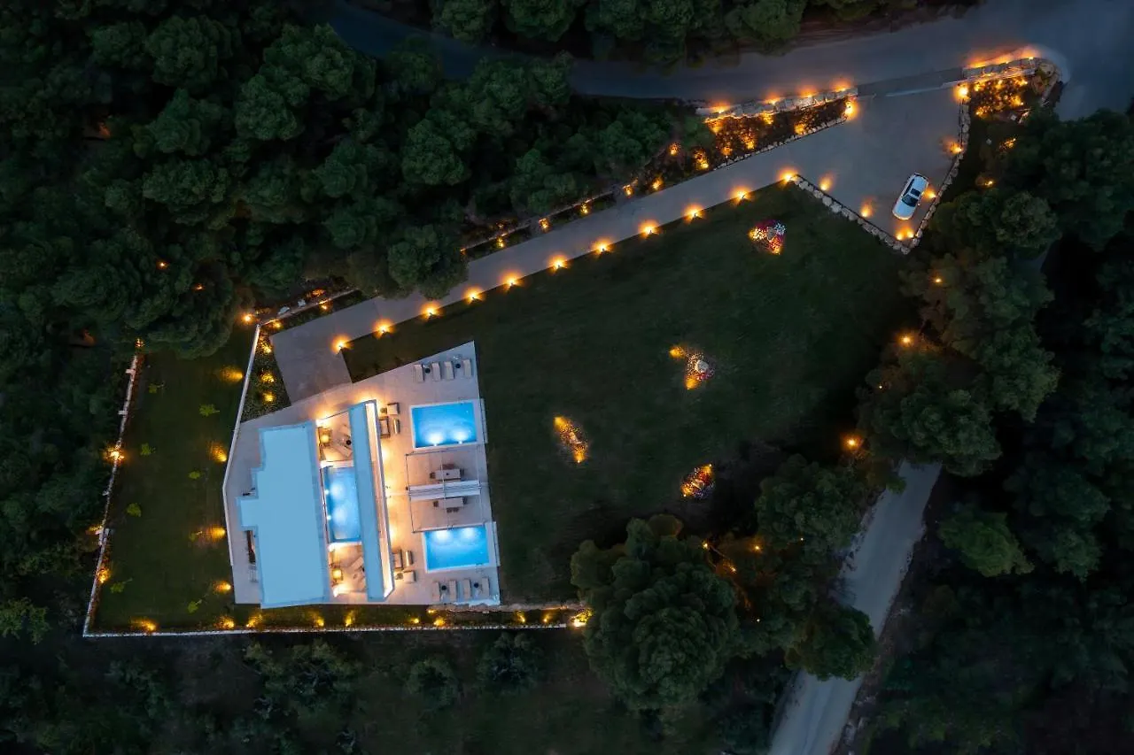 Nikiti Botanic Pool Suites